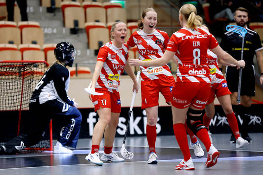 Pixbos Emma Stenberg jublar