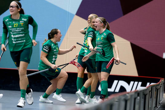 Thorengruppens Oona Kauppi jublar