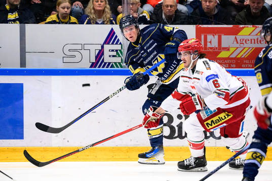 HV71s Oskar Stål-Lyrenäs och MoDos Daniel Brickley