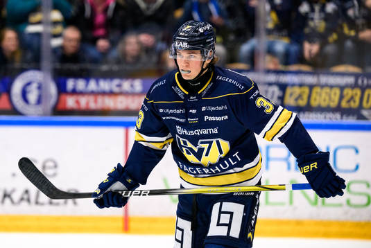 HV71s Måns Lindbäck deppar