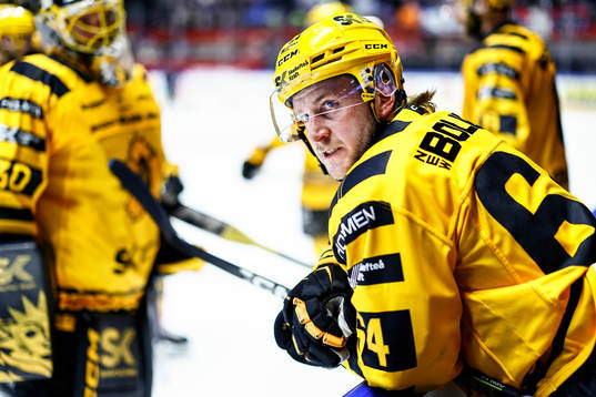 Skellefteås Jonathan Pudas reagerar