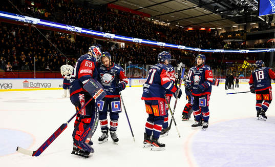 Linköpings Broc Little tackar målvakt Marcus Högberg
