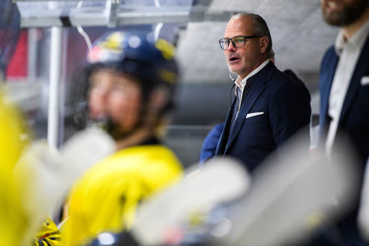 Assistant coach Andreas Spångberg of Sweden