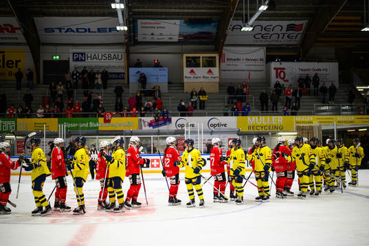Players of Switzerland and Sweden