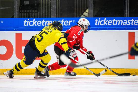 Lina Ljungblom of Sweden and Vanessa Kleeb of Switzerland