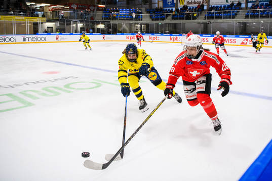 Hanna Thuvik of Sweden and Alina Marti of Switzerland