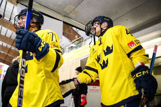 Anna Kjellbin and Linnéa Andersson of Sweden