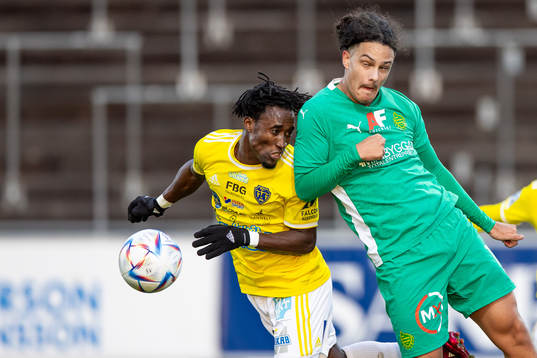 Falkenbergs Godwin Aguda och BK Olympics André Alvarez