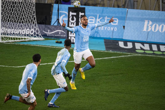 Malmö FFs Isaac Kiese Thelin jublar