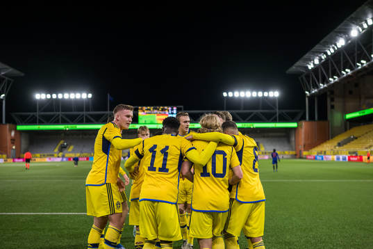 Sebastian Nanasi of Sweden celebrates
