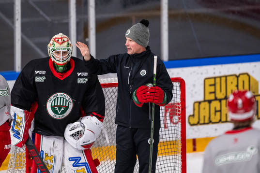 Målvakt Lars Johansson och tränare Roger Rönnberg