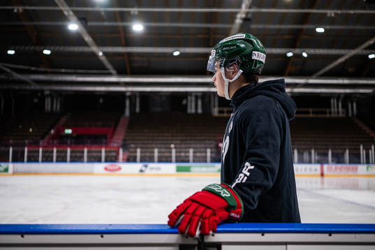 Frölunda J20s Rasmus Odelhög på is