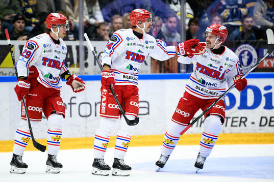 Timrås Emil Pettersson jublar