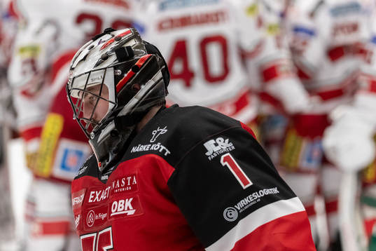 Örebros Jhonas Enroth deppar