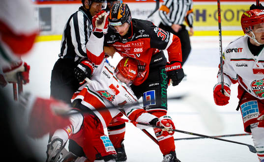 Örebros Glenn Gustafsson och MoDos Sebastian Ohlsson