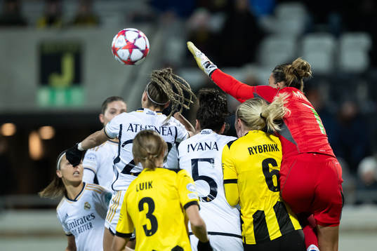 Roalkeeper Misa of Real Madrid