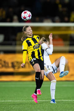 Katariina Kosola of Häcken and Olga of Real Madrid