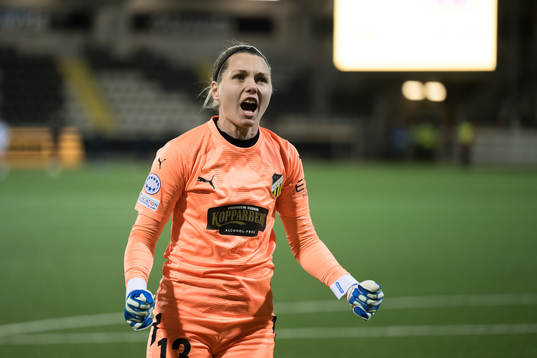 Jennifer Falk of Häcken celebrates