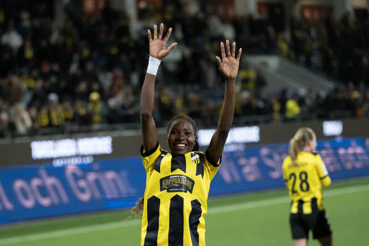 Aisha Masaka of Häcken celebrates