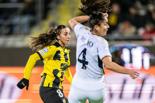 Rusul Rosa Kafaji of Häcken as she scorws 1-1