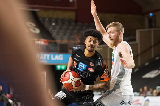 Borås Idi Watson och Nässjös Willian Gutenius