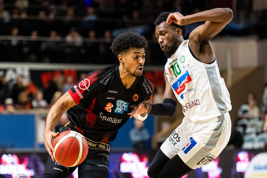 Borås Idi Watson och Nässjös Shanquan Hemphill