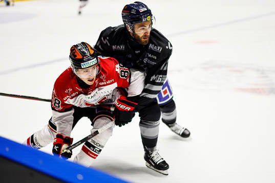 Örebros Jonathan Lekkerimäki och Linköpings Anthony Greco