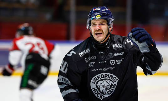 Linköpings Lance Bouma med smärta i handen