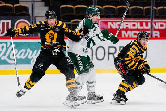 Skellefteås Andreas Johnson och Färjestads David Tomasek
