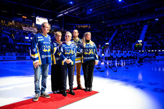 Margareta Jungåker tar emot hedermedalj