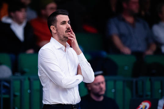 Södertäljes tränare Sergi Brugué Garcia deppar