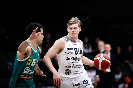 Södertäljes Jorge Meijas och Norrköpings Felix Terins