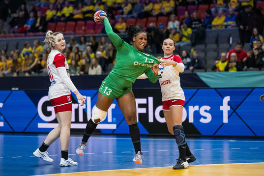 Soukeina Sagna of Senegal and Nikolina Zadravec of Croatia