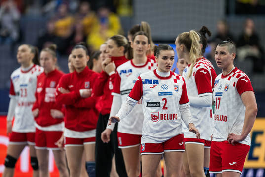 Nikolina Zadravec and Katarina Jezic of Croatia looks