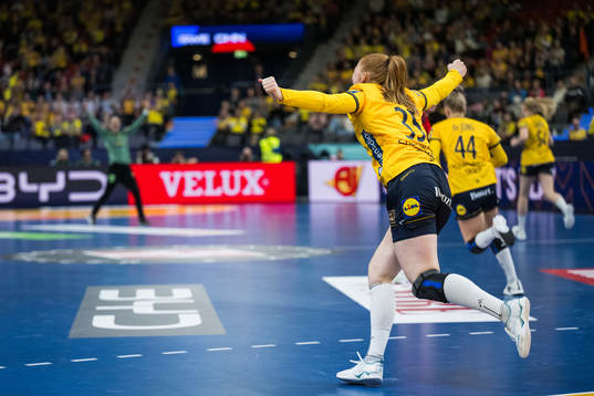 Sofia Hvenfelt of Sweden celebrates