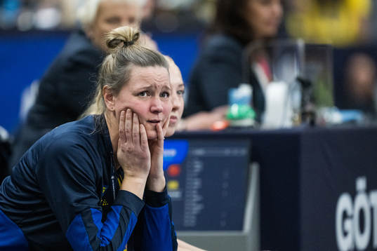 Assistant coach Johanna Wiberg of Sweden