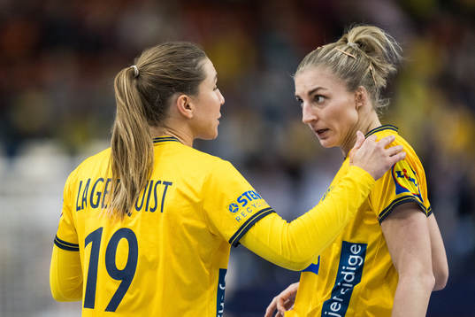 Anna Lagerquist and Linn Blohm of Sweden