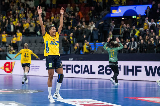 Jamina Roberts of Sweden celebrates