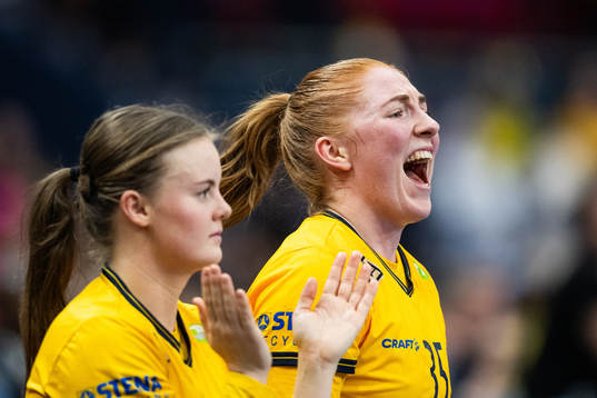 Elin Hansson and Sofia Hvenfelt of Sweden celebrate