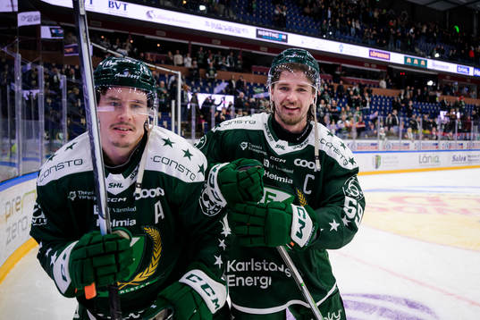 Färjestads Joakim Nygård och Linus Johansson jublar