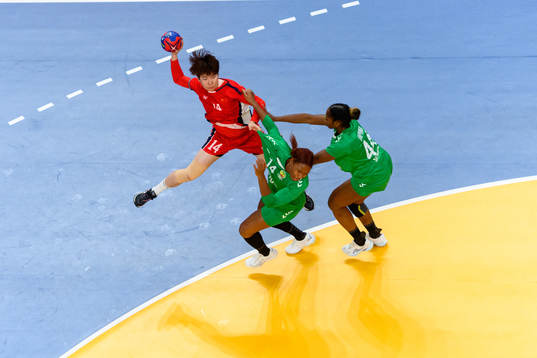 Mengxue Zhou of China