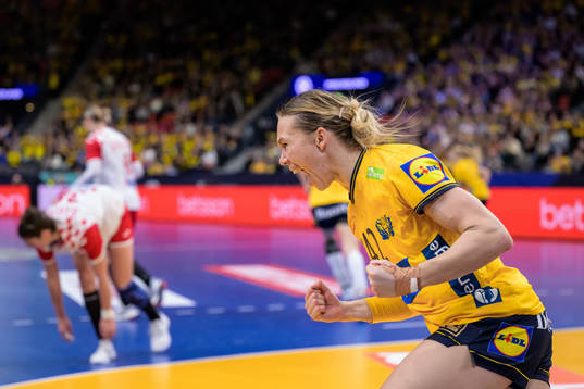 Jenny Carlson of Sweden celebrating