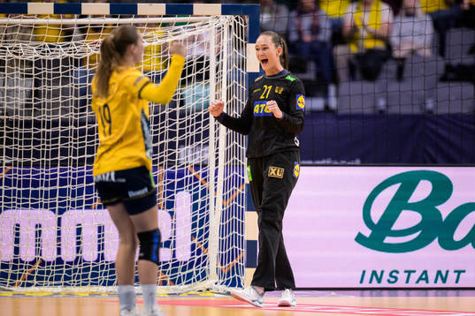 Goalkeeper Evelina Eriksson of Sweden celebrating