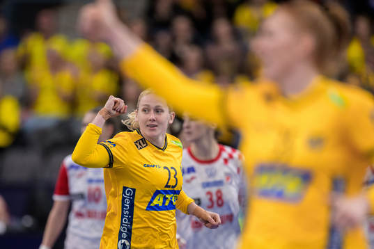 Emma Lindqvist of Sweden celebrating