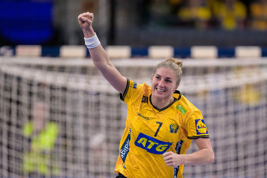 Linn Blohm of Sweden celebrating