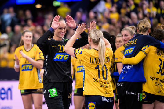 Goalkeeper Evelina Eriksson of Sweden celebrate