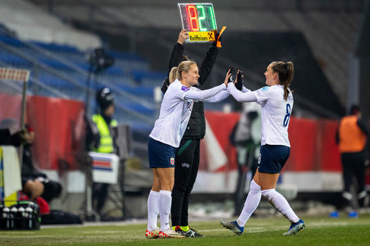 Lisa Naalsund and Vilde Bøe Risa of Norway