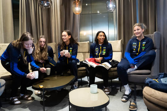 Elin Hansson, Kristin Thorleifsdóttir, Goalkeeper Evelina