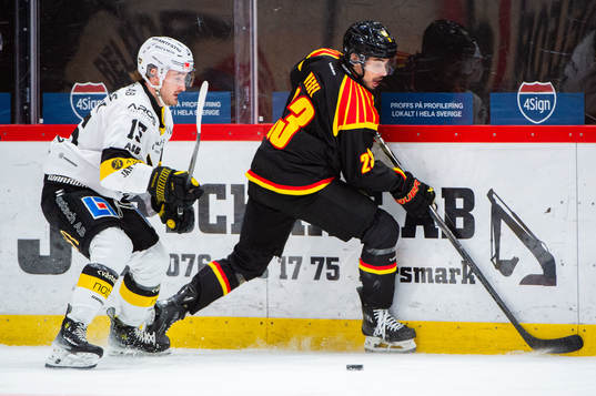 Västerås Jared Dmytriw och Brynäs Tyler Vesel