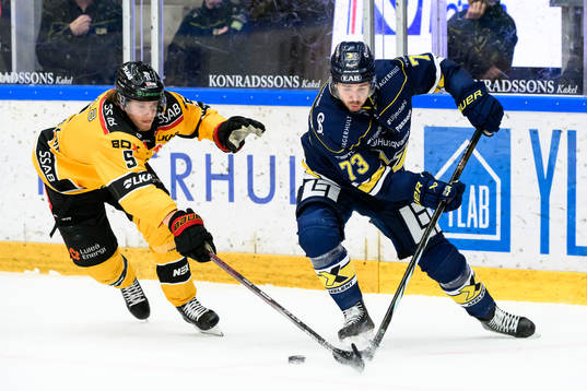 Luleås Marcus Hardegård och HV71s Nicholas Shore